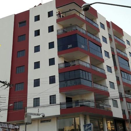 Apartamentos Ed London, Na Av Principal A Poucos Passos Das Termas 피라투바 외부 사진