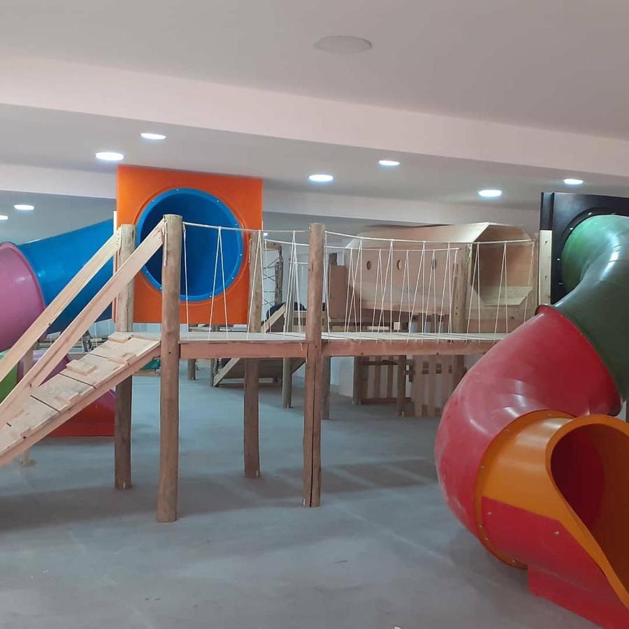 Apartamentos Ed London, Na Av Principal A Poucos Passos Das Termas 피라투바 외부 사진