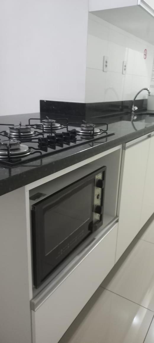 Apartamentos Ed London, Na Av Principal A Poucos Passos Das Termas 피라투바 외부 사진