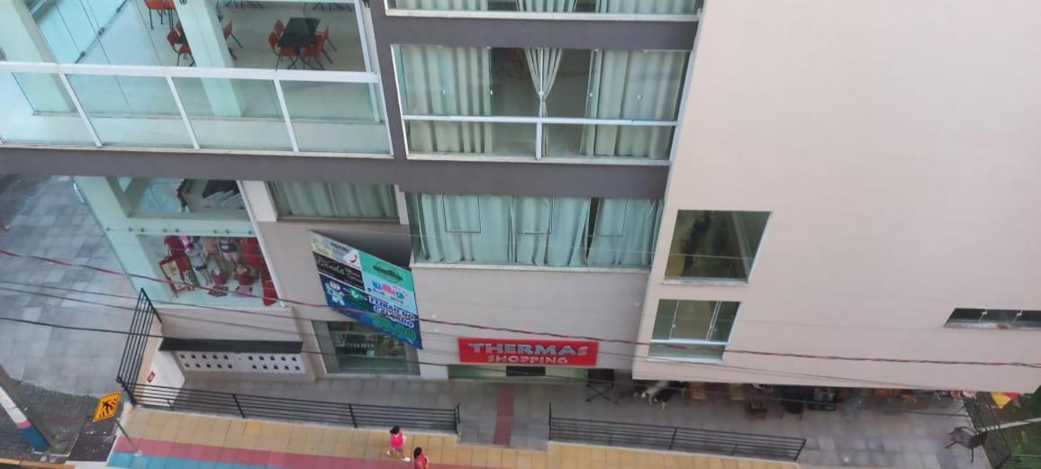 Apartamentos Ed London, Na Av Principal A Poucos Passos Das Termas 피라투바 외부 사진