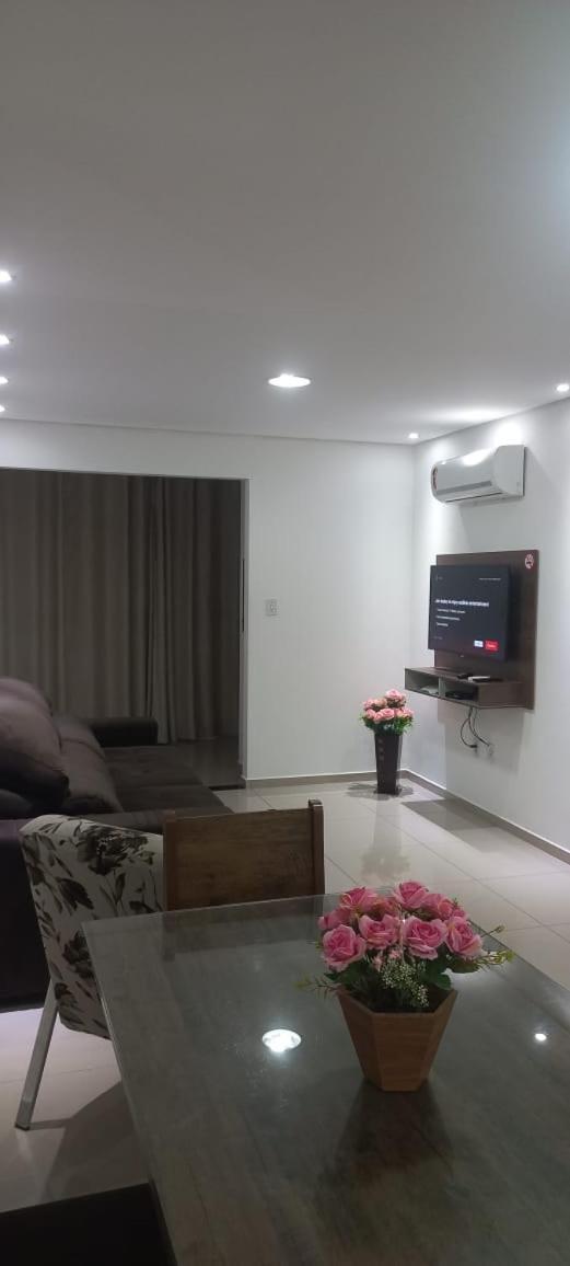 Apartamentos Ed London, Na Av Principal A Poucos Passos Das Termas 피라투바 외부 사진