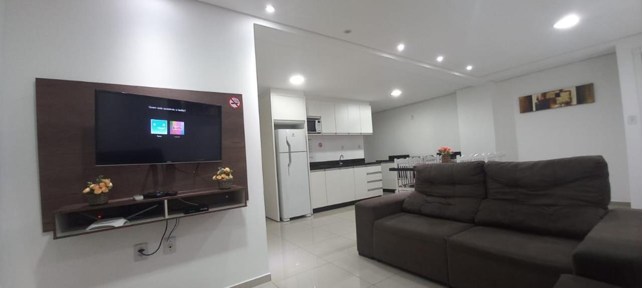 Apartamentos Ed London, Na Av Principal A Poucos Passos Das Termas 피라투바 외부 사진