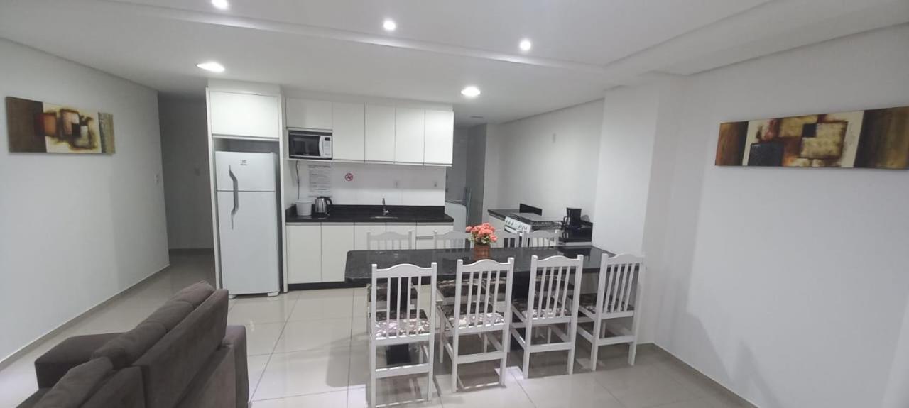 Apartamentos Ed London, Na Av Principal A Poucos Passos Das Termas 피라투바 외부 사진