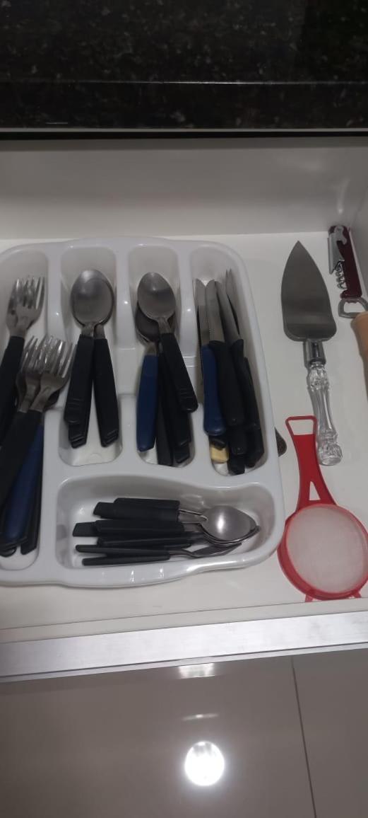 Apartamentos Ed London, Na Av Principal A Poucos Passos Das Termas 피라투바 외부 사진