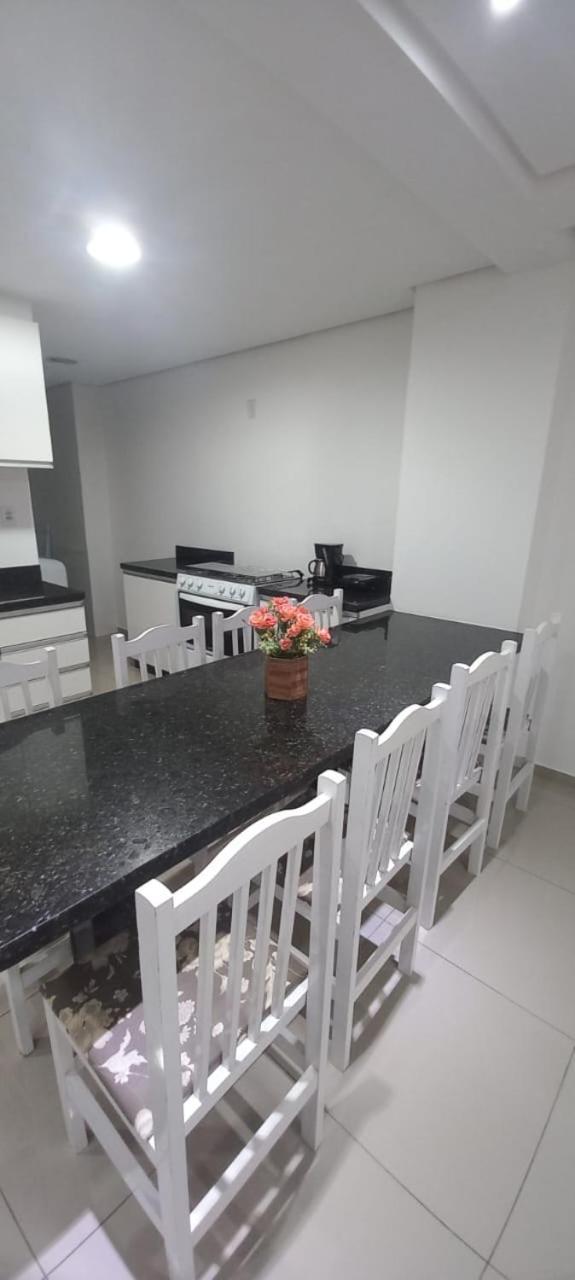 Apartamentos Ed London, Na Av Principal A Poucos Passos Das Termas 피라투바 외부 사진