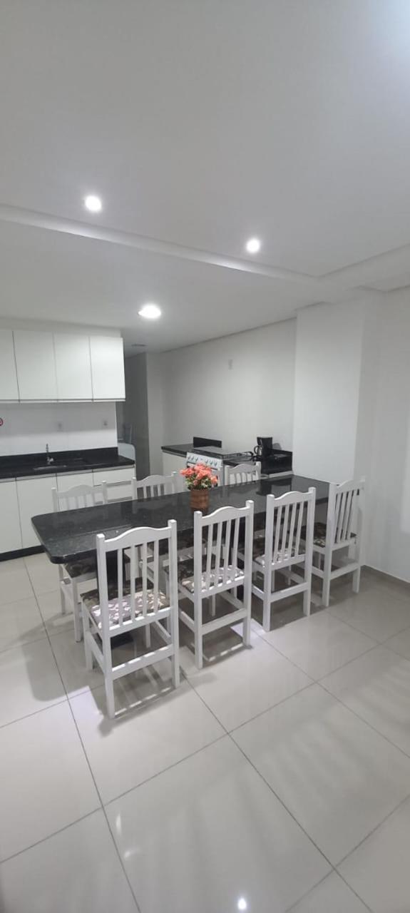 Apartamentos Ed London, Na Av Principal A Poucos Passos Das Termas 피라투바 외부 사진