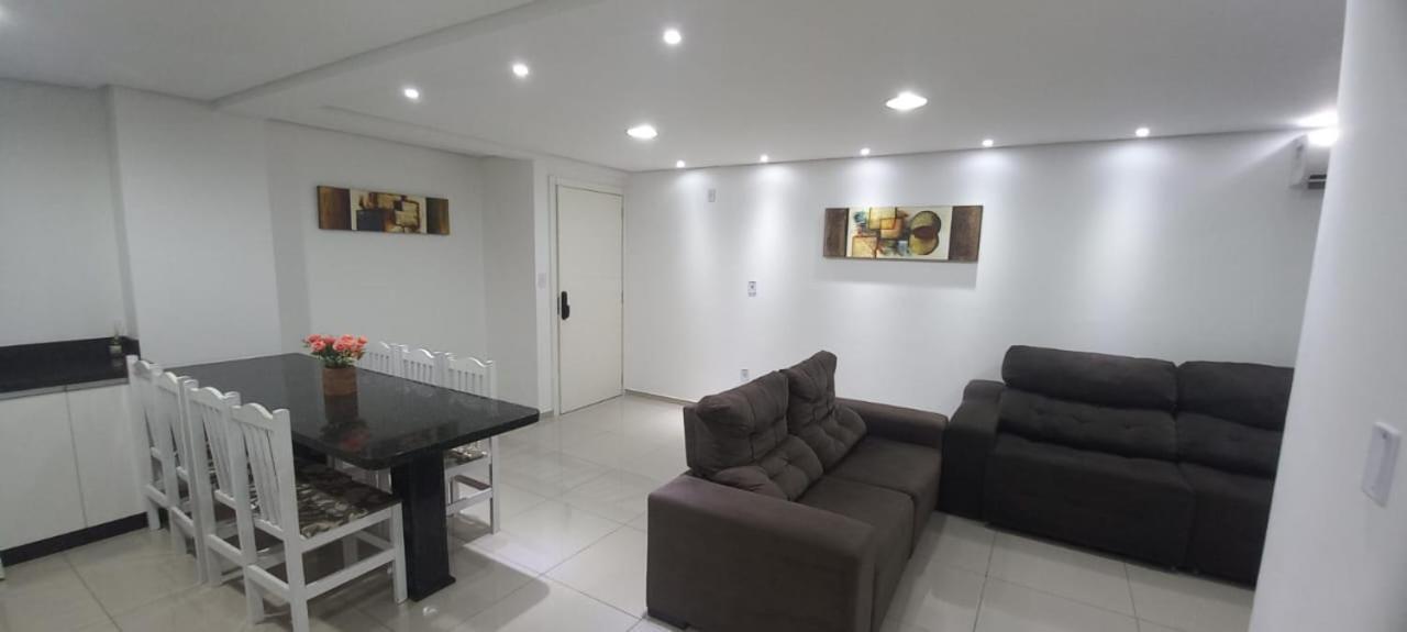 Apartamentos Ed London, Na Av Principal A Poucos Passos Das Termas 피라투바 외부 사진