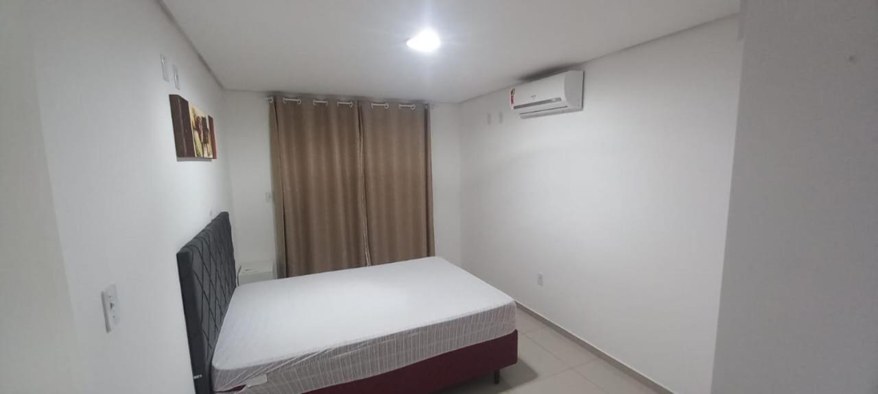 Apartamentos Ed London, Na Av Principal A Poucos Passos Das Termas 피라투바 외부 사진