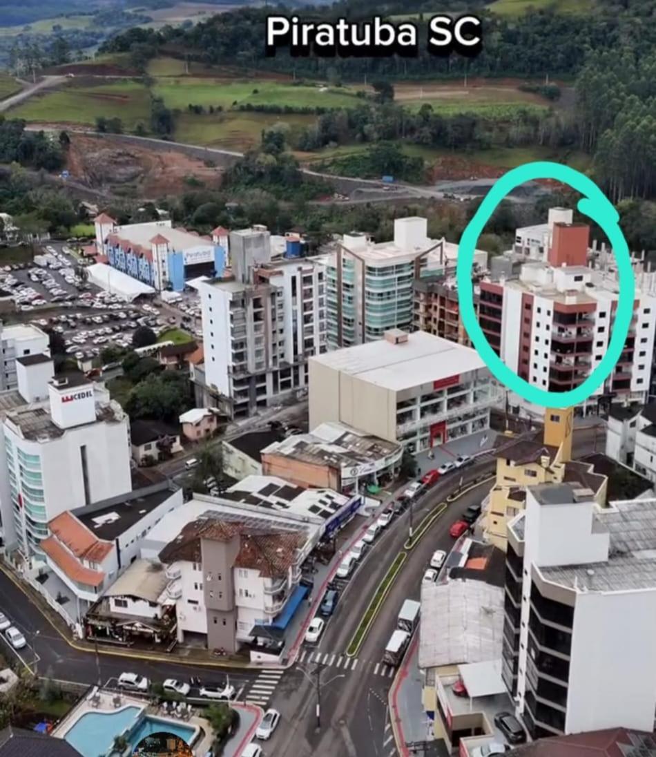 Apartamentos Ed London, Na Av Principal A Poucos Passos Das Termas 피라투바 외부 사진