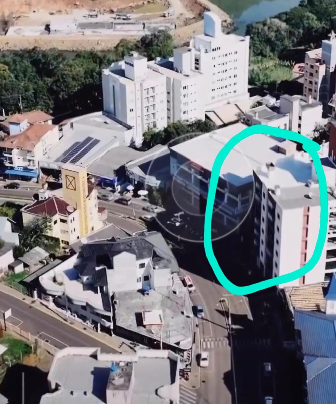 Apartamentos Ed London, Na Av Principal A Poucos Passos Das Termas 피라투바 외부 사진